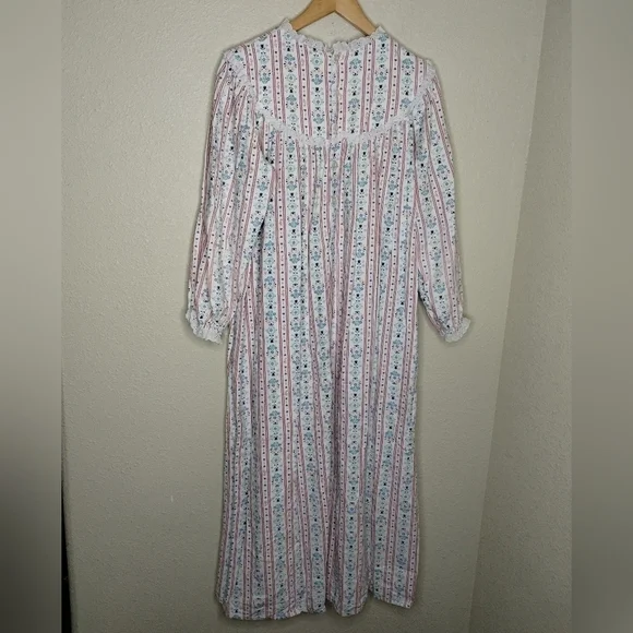 Vintage Lanz of Salzburg for L.L. Bean Long Flannel Nightgown Red White